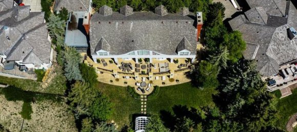 5 bedrooms House in Alberta, Canada No. 1328 3