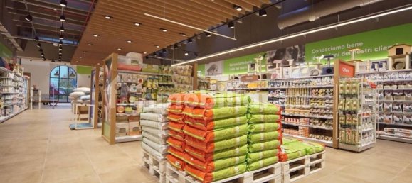 445m² Commercial property in Nonantola, Italy No. 317051 2