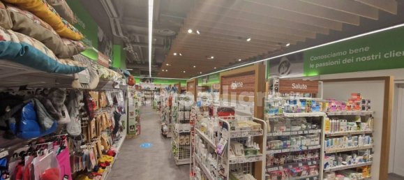 445m² Commercial property in Nonantola, Italy No. 317051 9