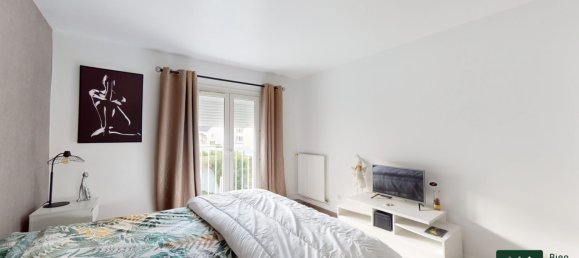 3 bedrooms Villa in Chartres, France No. 78607 8