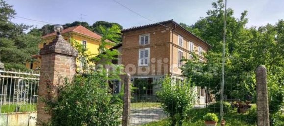 3 Schlafzimmer Haus in Incisa Scapaccino, Italy, Nr. 191937 2