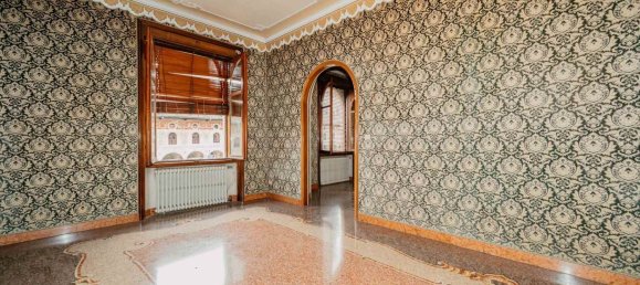 Edificio en Vigevano, Italy 800 m² No. 360936 6