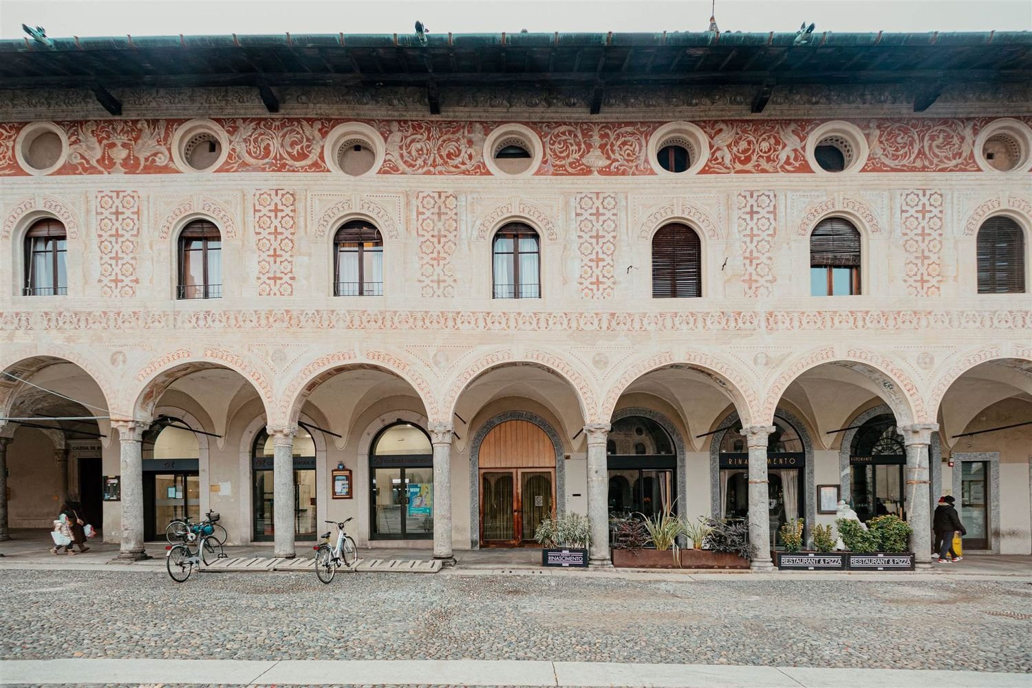 Edificio en Vigevano, Italy 800 m² No. 360936