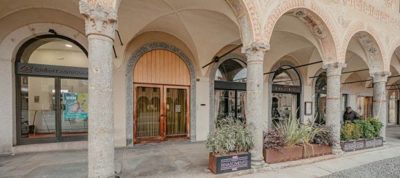 Edificio en Vigevano, Italy 800 m² No. 360936 3