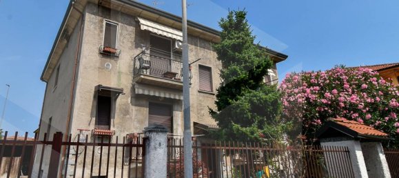 Квартира с 3 комнатами в Парабьяго, Италия № 27648 4