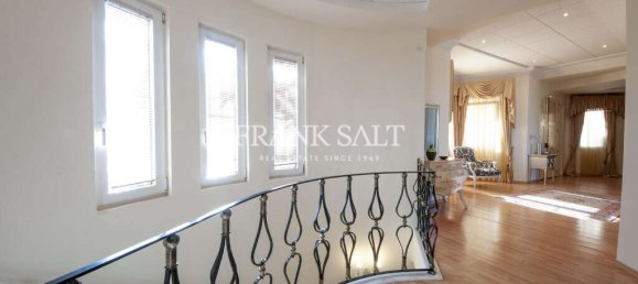 5 bedrooms Bungalow in Mellieha, Malta No. 195 63