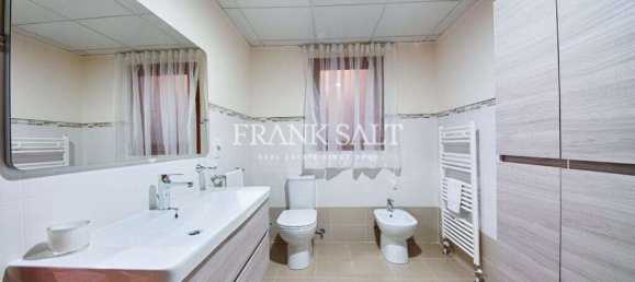 5 bedrooms Bungalow in Mellieha, Malta No. 195 51