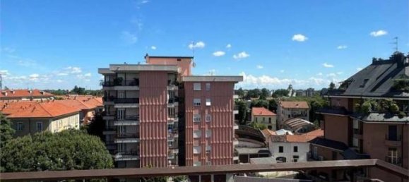 Ático de 5 habitaciónes en Busto Arsizio, Italy No. 69881 10