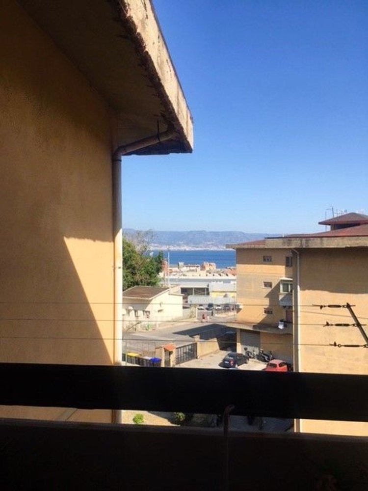 4غرفة شقة في Messina, Italy رقم 70185