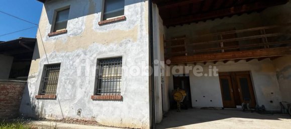 3 bedrooms House in Verolanuova, Italy No. 303062 4