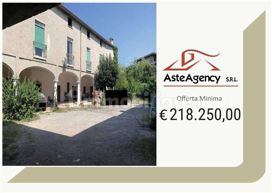 6 chambres Villa à Bedizzole, Italy No. 373981