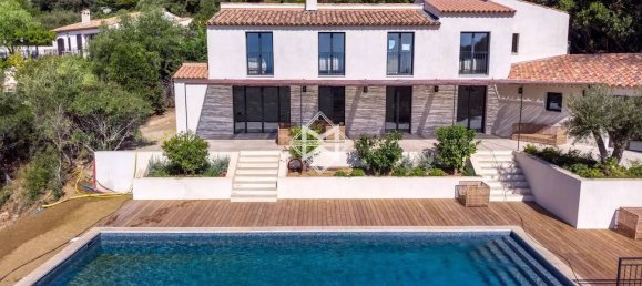 4 غرف نوم فيلا في Cavalaire-sur-Mer, France رقم 99951 4