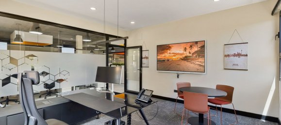 385m² Office in Malaga, Spain No. 136017 3