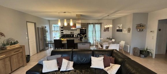 4 bedrooms Villa in Le Blanc, France No. 85978 8