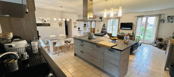 4 bedrooms Villa in Le Blanc, France No. 85978 6