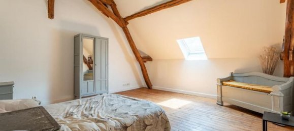 Casa de 4 dormitorios en Saint-Etienne-de-Chigny, France No. 314530 8