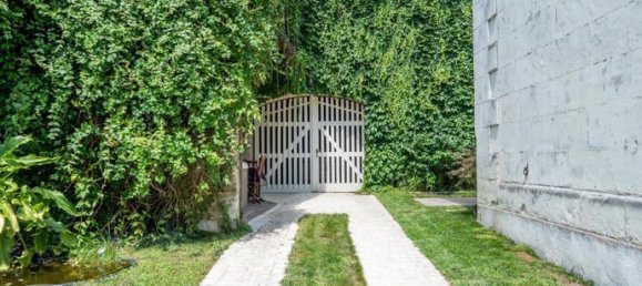 Casa de 4 dormitorios en Saint-Etienne-de-Chigny, France No. 314530 12