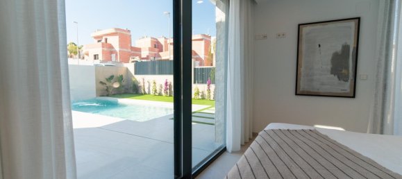 4 bedrooms Villa in Rojales, Spain No. 13784 12