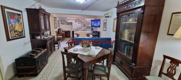 3 bedrooms House in Carini, Italy No. 133136 2