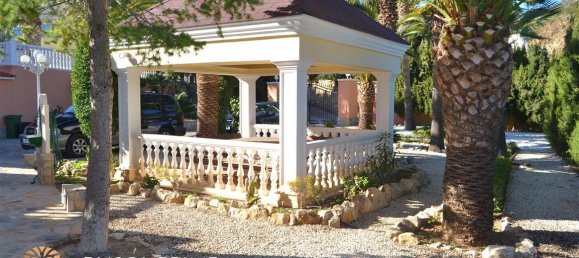 5 bedrooms Villa in Calpe, Spain No. 1530 3