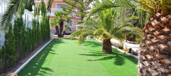 5 bedrooms Villa in Calpe, Spain No. 1530 7