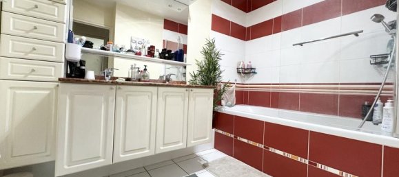 3 bedrooms Apartment in Elancourt, France No. 351641 8