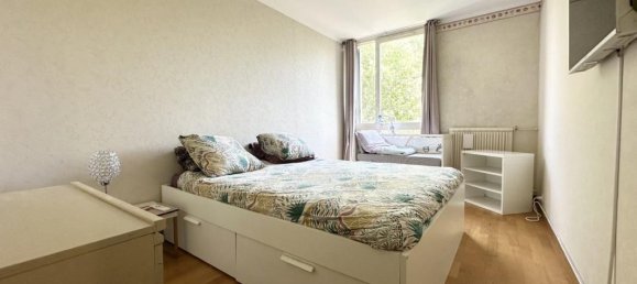 3 bedrooms Apartment in Elancourt, France No. 351641 7