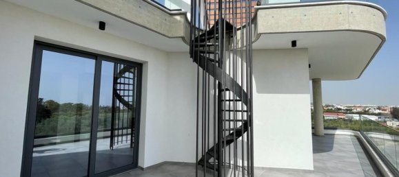 3 bedrooms Apartment in Limassol, Cyprus No. 25487 4