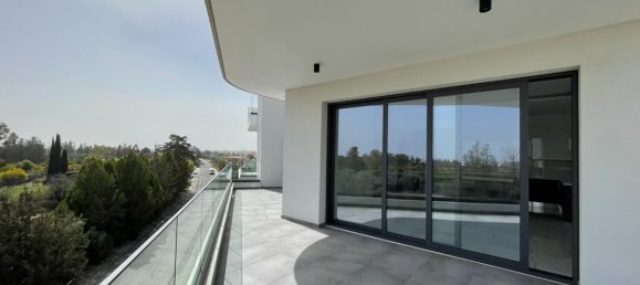 3 bedrooms Apartment in Limassol, Cyprus No. 25487 3