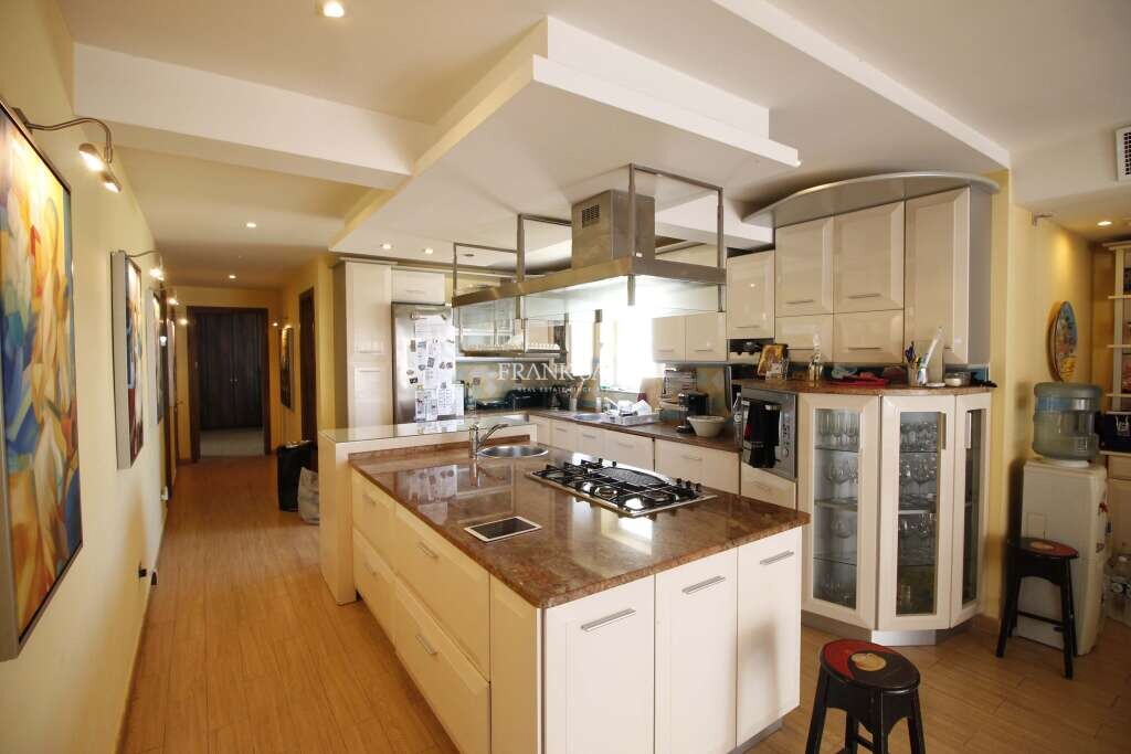 2 Schlafzimmer Penthouse in Ta' Xbiex, Malta, Nr. 9284