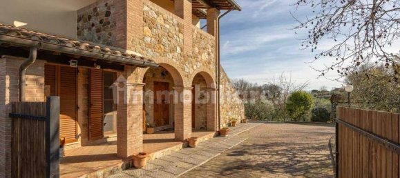 5 bedrooms House in Foiano della Chiana, Italy No. 228445 13