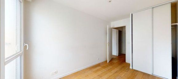 Apartamento de 2 dormitorios en Argenteuil, France No. 300600 7
