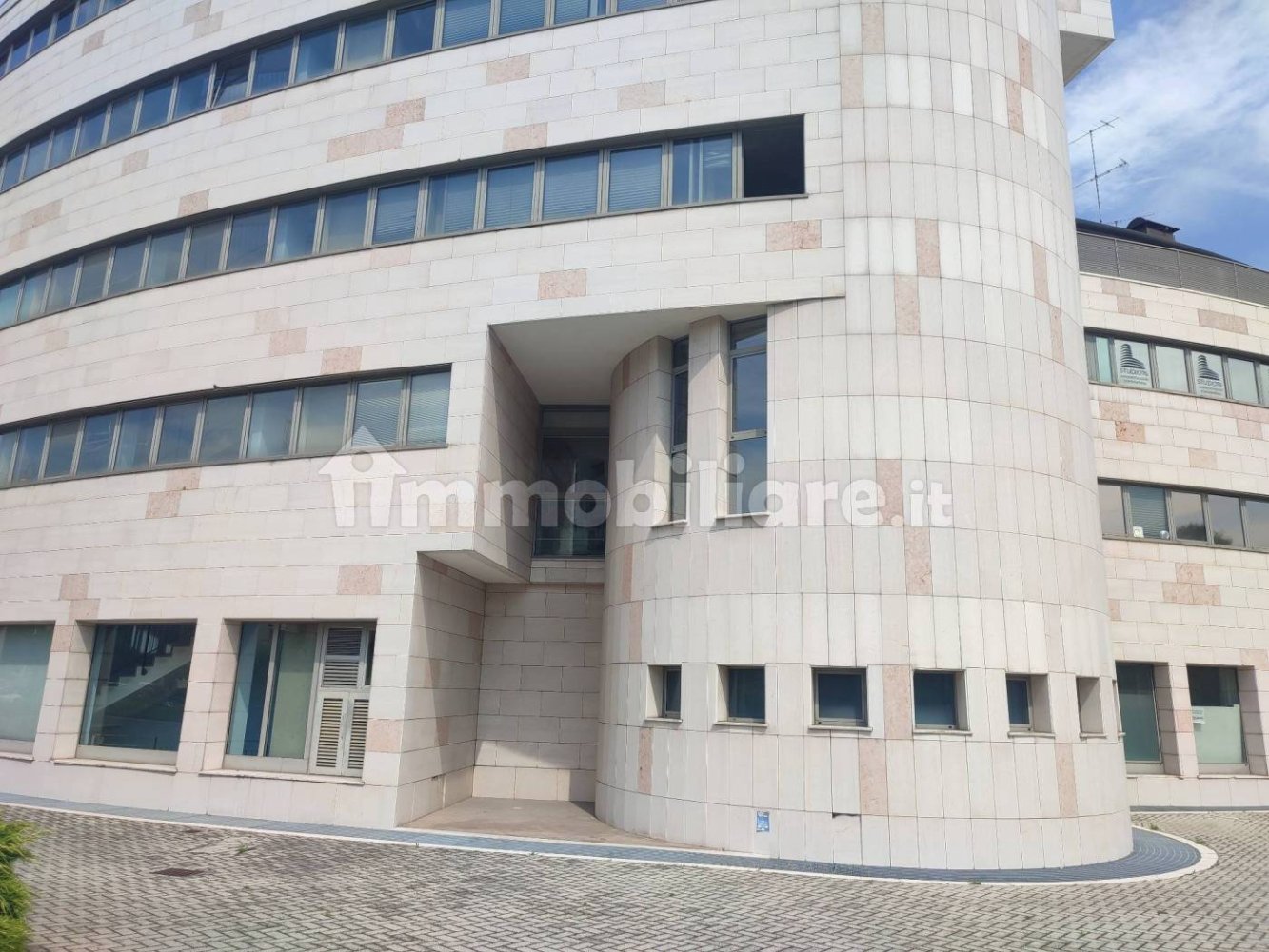 5-Zimmer Büro in Modena, Italy, Nr. 198592