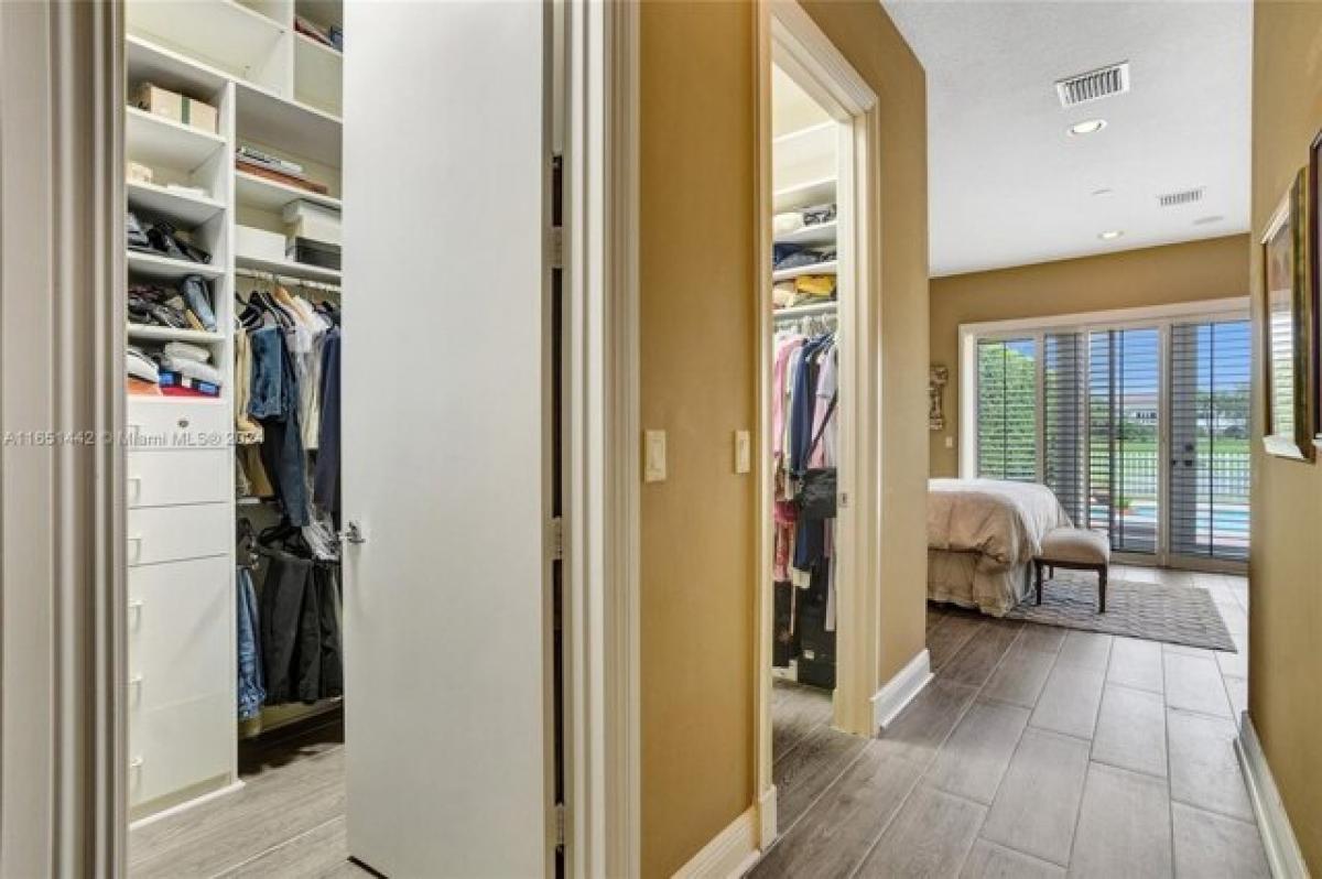 4 bedrooms House in Miami, USA No. 237828