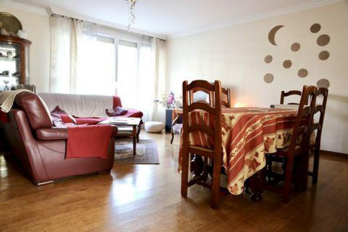 3 bedrooms Condo in Reims, France No. 33903