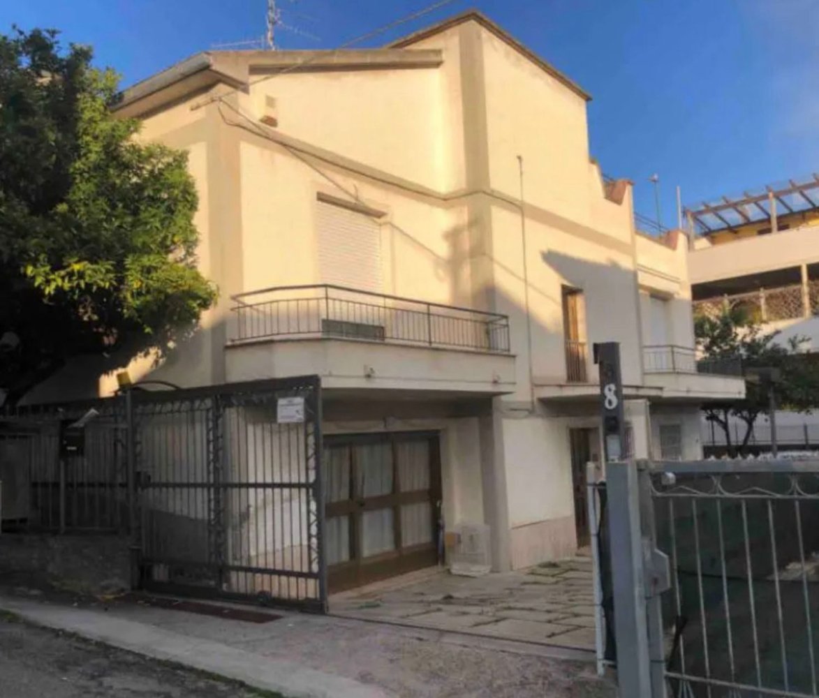 Квартира с 8 комнатами в Пескара, Италия № 93466