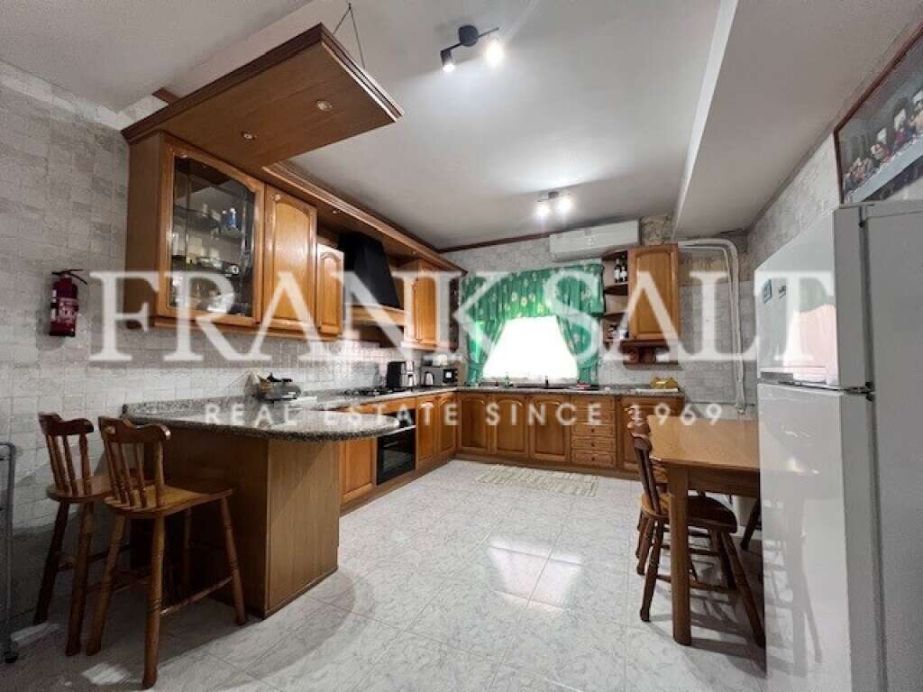 3 bedrooms Apartment in Swatar, Malta No. 5341