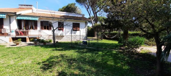 9 rooms Villa in Livorno, Italy No. 228726 8