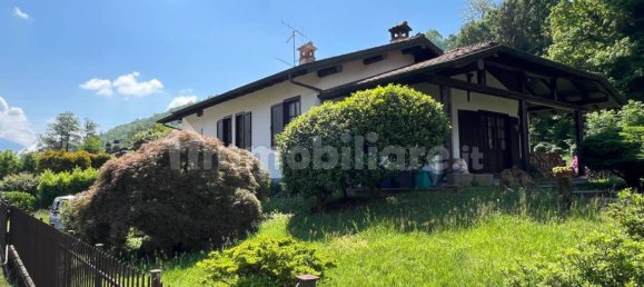 3 bedrooms Villa in Laveno-Mombello, Italy No. 295850 7