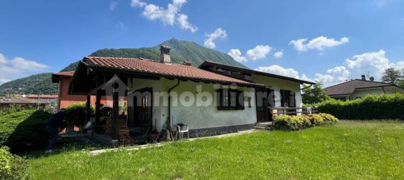 3 bedrooms Villa in Laveno-Mombello, Italy No. 295850 3