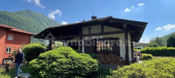 3 bedrooms Villa in Laveno-Mombello, Italy No. 295850 2