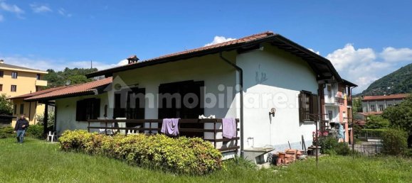 3 bedrooms Villa in Laveno-Mombello, Italy No. 295850 6