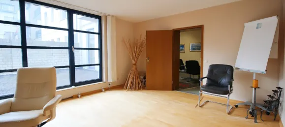 3-salle Bureau à Krefeld, Germany No. 78762 3