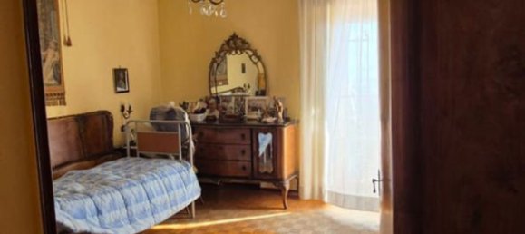 5 bedrooms Apartment in Torre Annunziata, Italy No. 340048 16