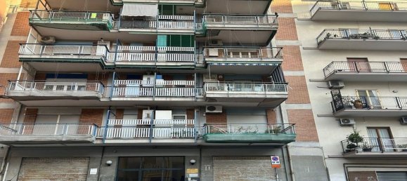 5 bedrooms Apartment in Torre Annunziata, Italy No. 340048 2