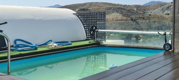 3 bedrooms Penthouse in Malaga, Spain No. 153001 2