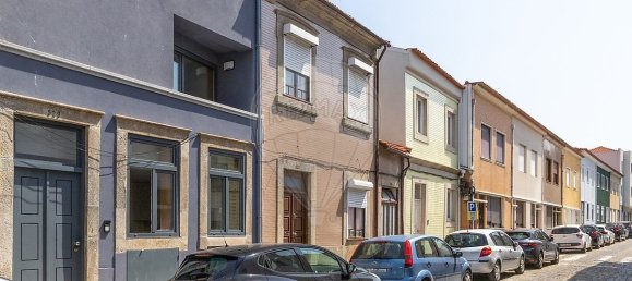 3 غرف نوم منزل في Porto, Portugal رقم 137133 35