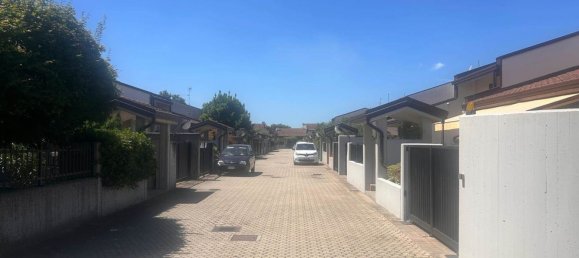 Villa de 4 habitaciónes en Vigevano, Italy No. 273253 8