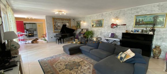 6 rooms Villa in Albignasego, Italy No. 135626 3