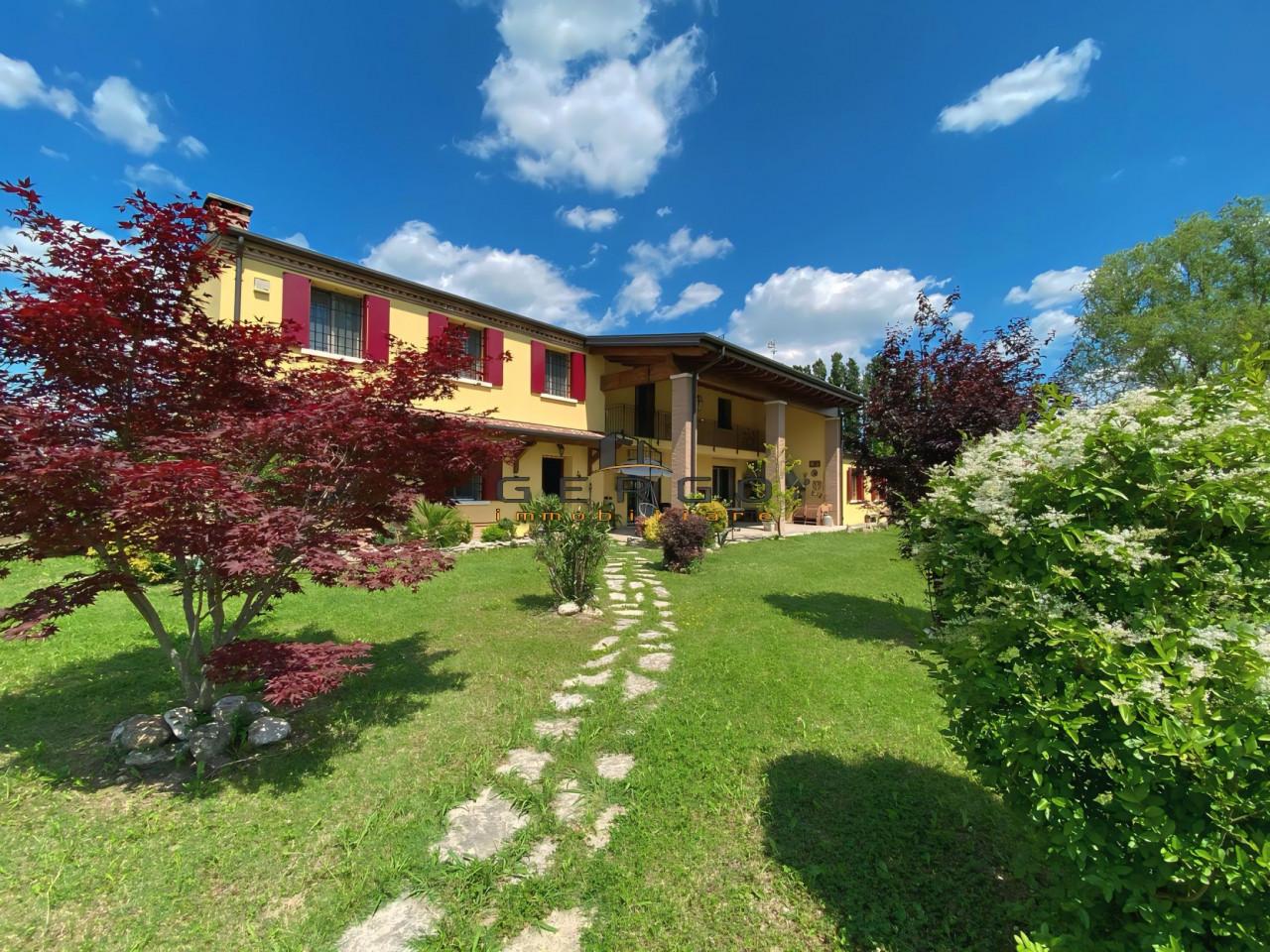 6 rooms Villa in Albignasego, Italy No. 135626